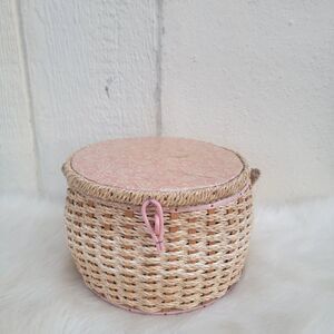 Vintage Dritz sewing embroidery  round basket Style No. 6043